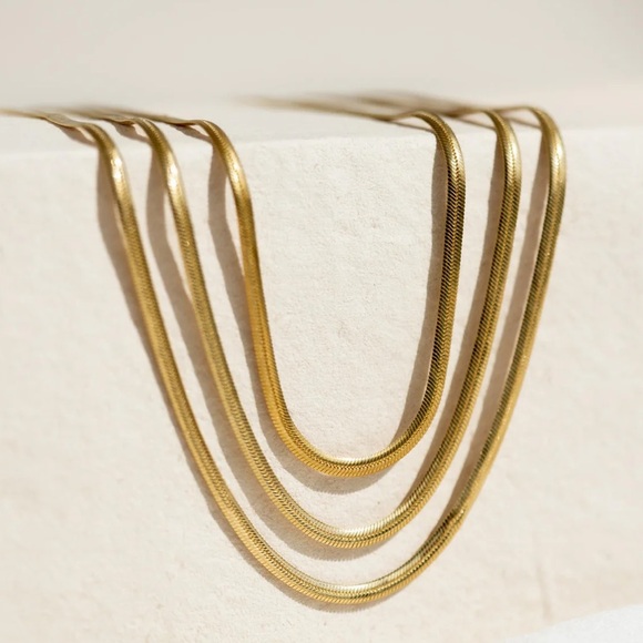 18K Gold Plated 3mm Herringbone Chain Necklace*Snake Chain*Sleek Minimalist - Picture 3 of 12